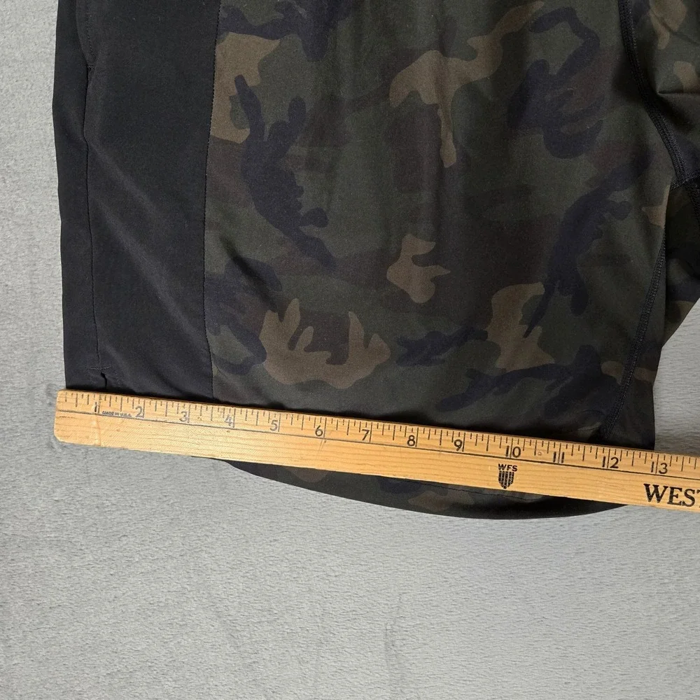 FourLaps‎ Shorts Mens XL Green Camo Lined Running Gym Performance Drawstring